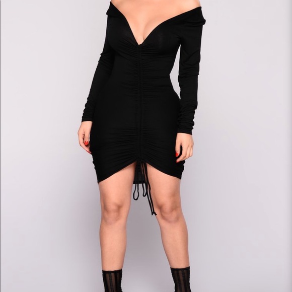 Black dress with cinched waist (never worn) - Picture 1 of 3